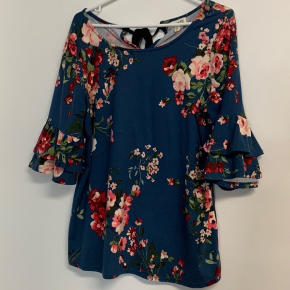 Faith and Joy Tops - 💙4/$20 Size L Floral Shirt / Hawaiian Shirt